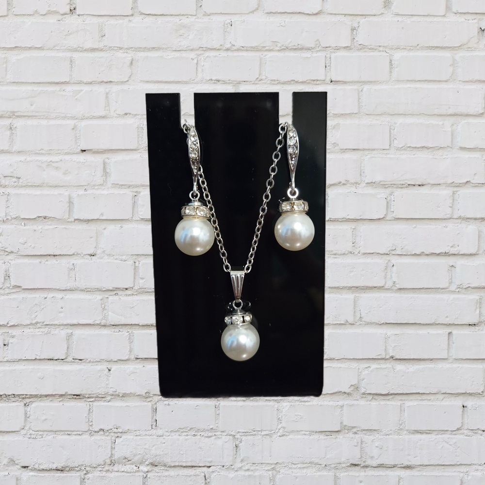 Elegant Silver Pearl Necklace & Earring Set